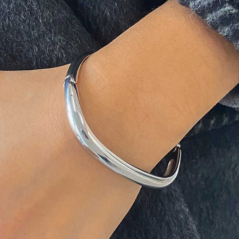 Silver Minimalist Bangle