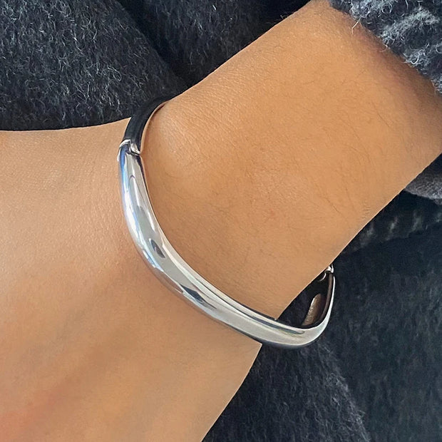 Silver Minimalist Bangle