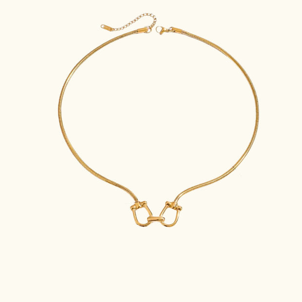 Vera Knot Necklace