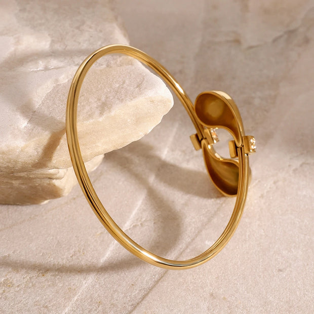 Eterna Loop Bracelet